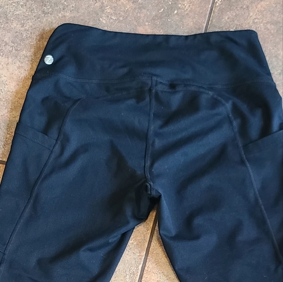 Zella Crop Leggings Medium Black - Picture 4 of 8